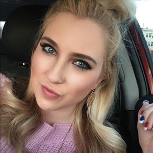 Meet your Posher, Stacy